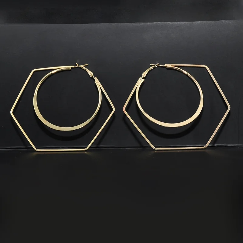 Золотые цветные абстрактные нестандартные маленькие серьги кольца женские