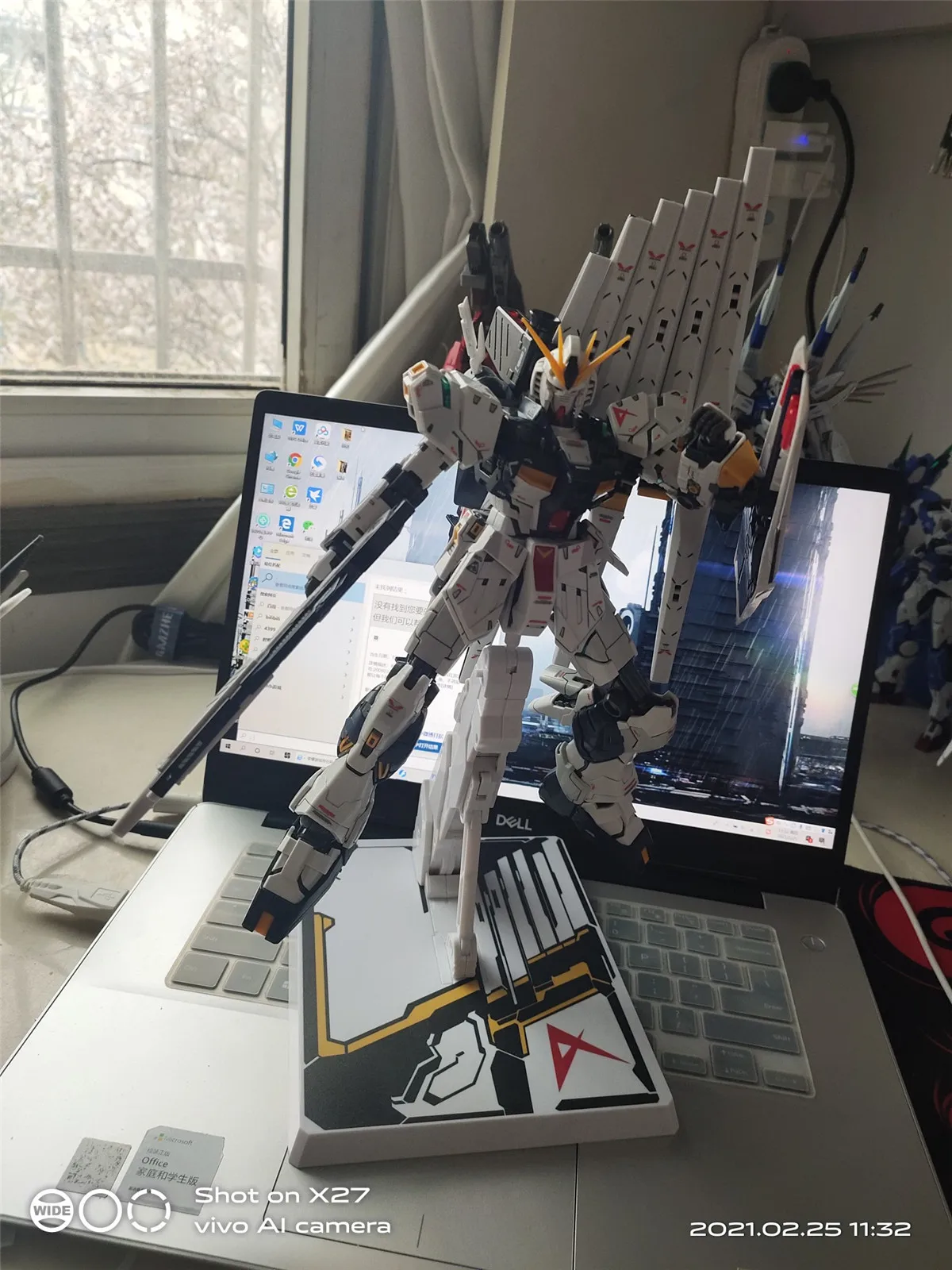 Универсальная база THEWIND в стиле MB для MG 1/100 RX-93 Nu V модель DF009 |