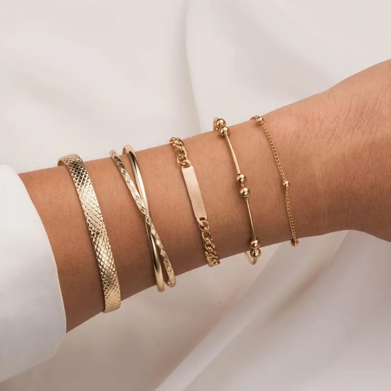 

European and American Popular New Personalized Retro Jewelry Water Ripple Electroplating Alloy Fashion Set Bracelet for Women