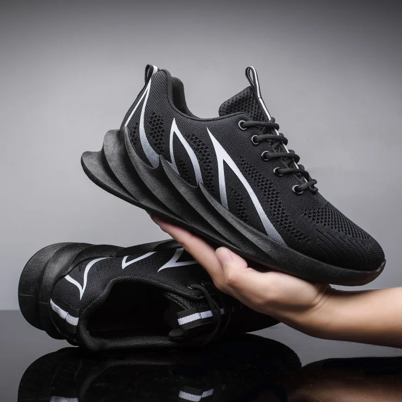 Летняя трендовая Стильная мужская повседневная обувь; Новинка года; модные кроссовки с дышащей сеткой; светильник; мужские кроссовки - Цвет: black