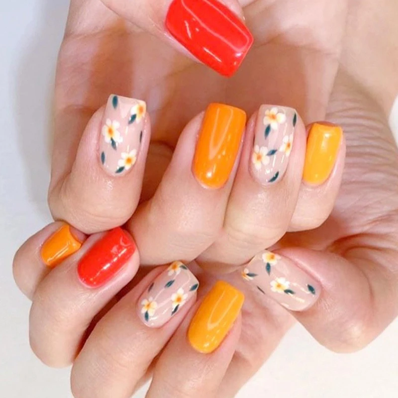 Цветные разноцветные кусочки из целлюлозы маленькие ромашки розы свежие