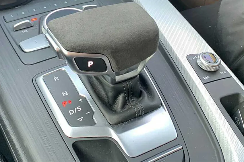 Черная перфорированная кожа Ручка рычага переключения передач ручка чехол для