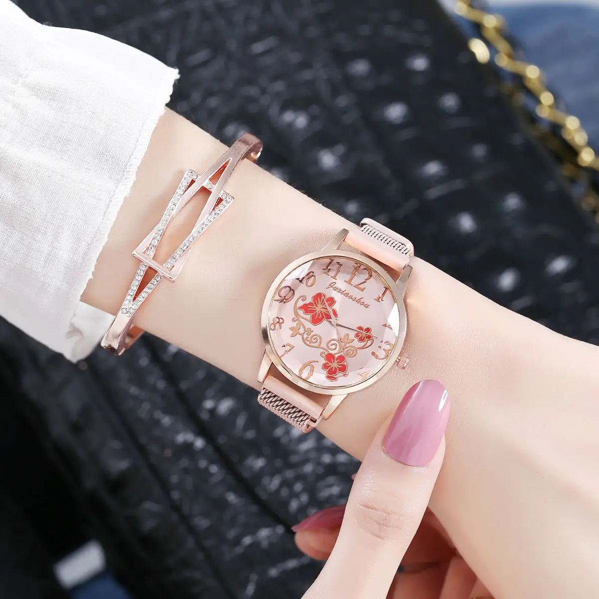 

Fashion Flower Dial Women Watches Magnet Clasp Ladies Quartz Wrist Watch Zegarek Damski