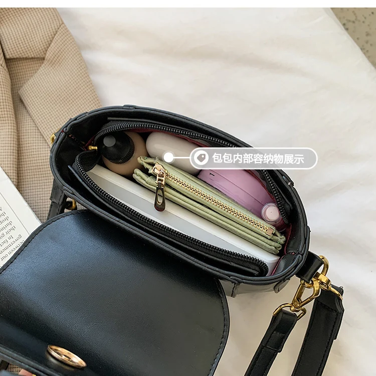 

Niche Design High-end Handbag 2021 Popular New Fashion Messenger Bag Shoulder Square Bag Underarm Bag Dual-use Bag Width: 20.5cm