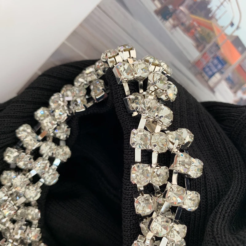 Женская водолазка TWOTWINSTYLE черная футболка в стиле пэчворк повседневная