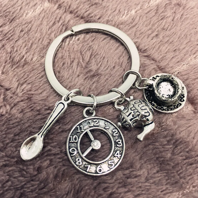 Ювелирные изделия из сплава пленка и телевизор окружающие Алису в стране чудес