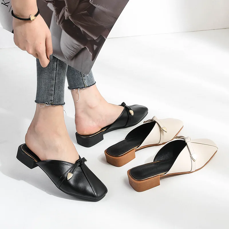 Мюли женские кожаные с квадратным носком шлепанцы металлическим украшением