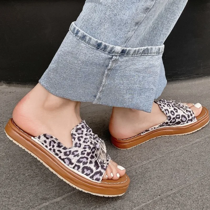 

Fashion Slippers Platform Shoes Women Leopard Grain Tassel Flat Heel Thick Bottom Casual Slippers 2021 Summer New Ladies Shoes