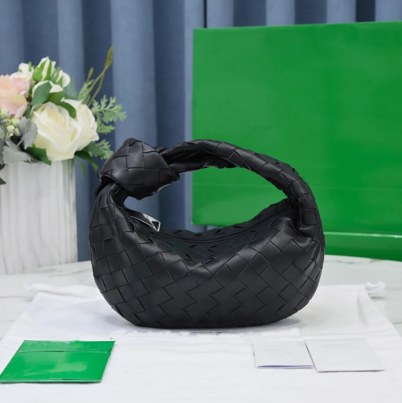 

2021 Green High-Quality Leather Women's Hand-Held Underarm Woven Bag With Soft Feel Is Essential In Spring And Summer