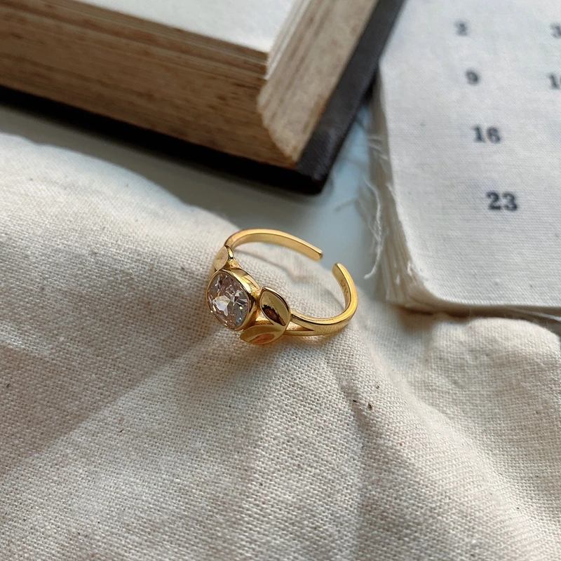 Кольцо женское из серебра 925 пробы с фианитами | Украшения и аксессуары