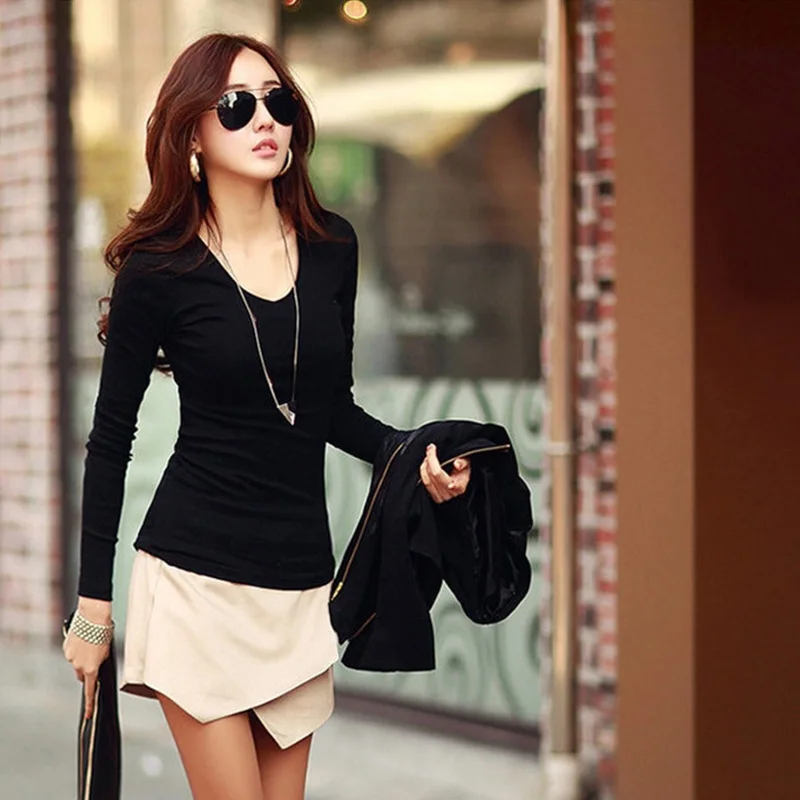 Черная Женская футболка с V-образным вырезом однотонная женская одежда в