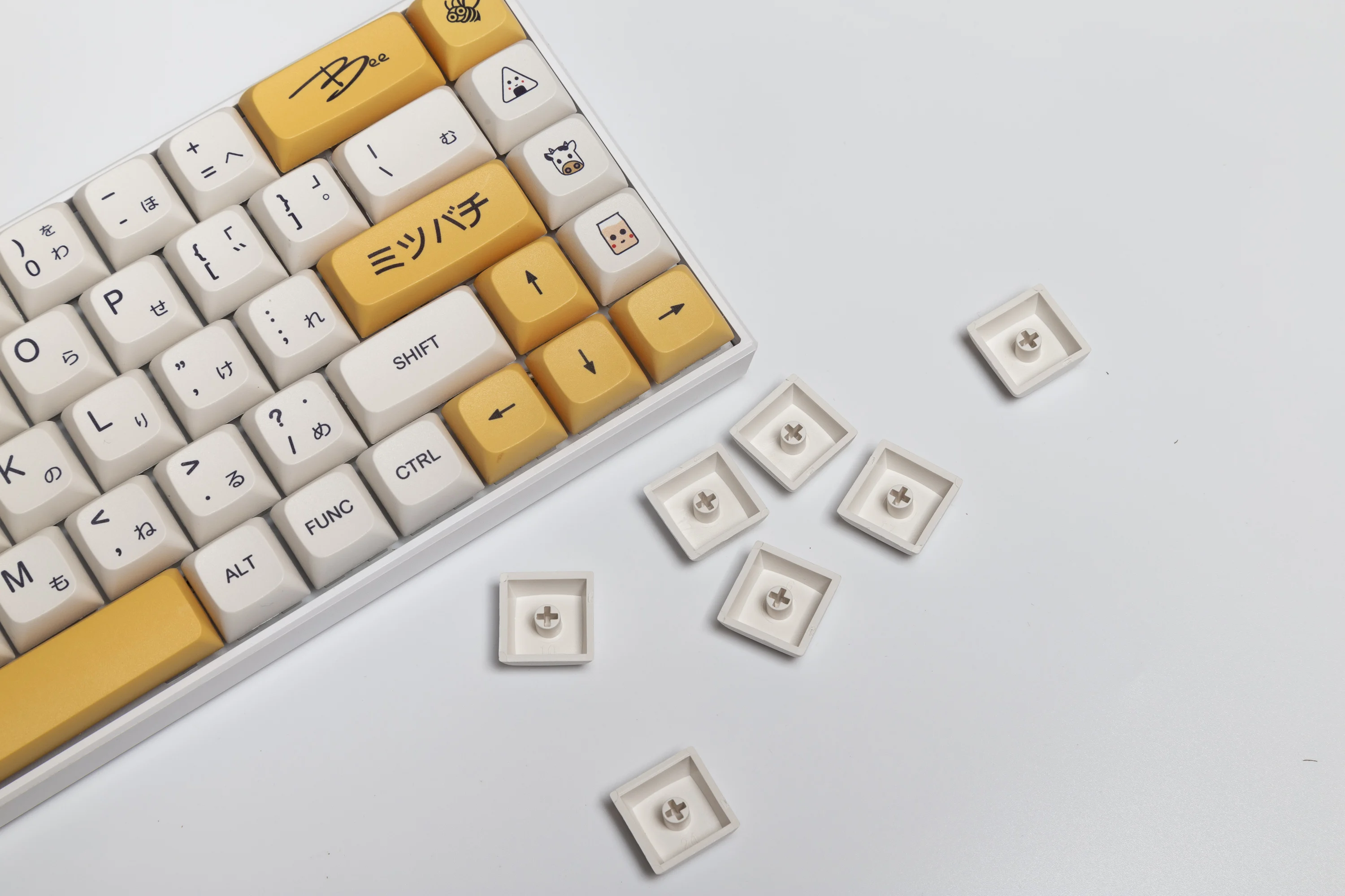

137 Key Honey Milk Keycaps PBT Keyboard Keycap XDA Profile Sublimation Milk White English Mechanical Keyboard Key Cap