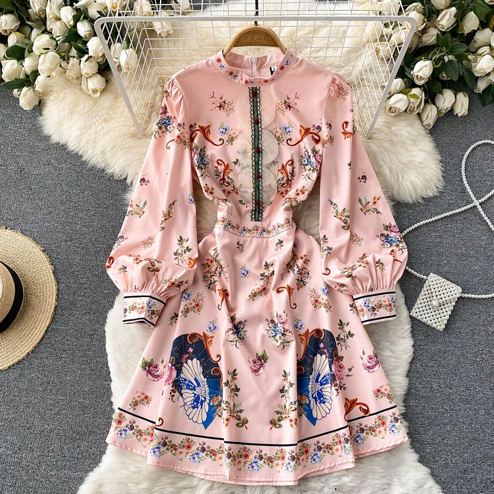 Женское ТРАПЕЦИЕВИДНОЕ ПЛАТЬЕ с воротником-стойкой длинным рукавом и высокой