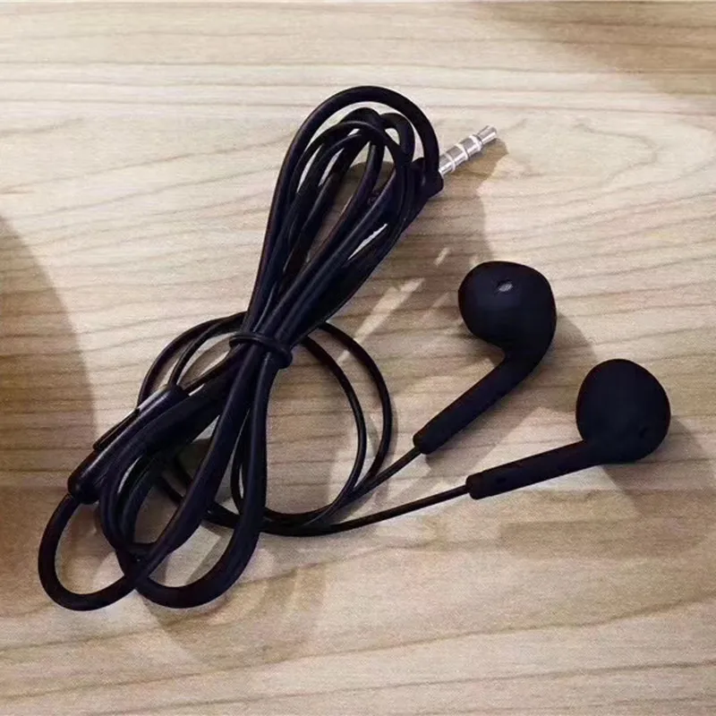 

Sport Earphone Wired Super Bass Universal 3.5mm Earphone Earbud with Built-in Microphone Hands Free In-ear Earphone Game Headset