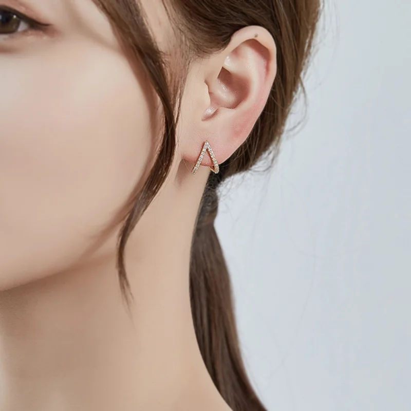 

Fashion Brilliant Crystal Zircon Geometric Curved Stud Earrings Simple Gold Stud Earrings For Women 2021 Jewelry Gifts