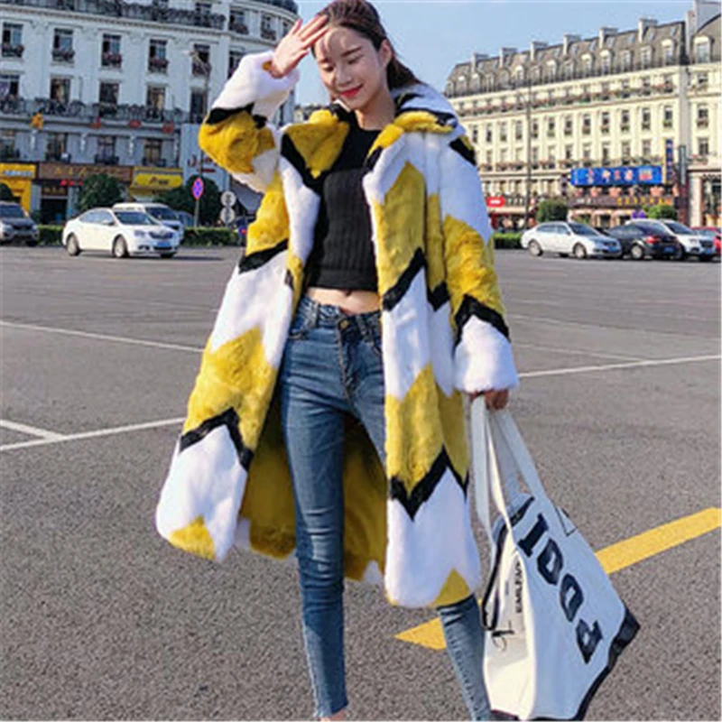 Женское меховое пальто средней длины новинка зимы 2019 Модное теплое с длинными