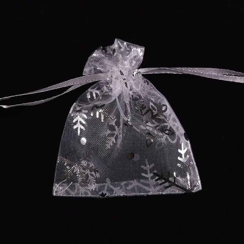 

100Pcs /set White with Silver Snowflake Christmas Gift Pouches Organza Bags Wedding Favour 7*9cm