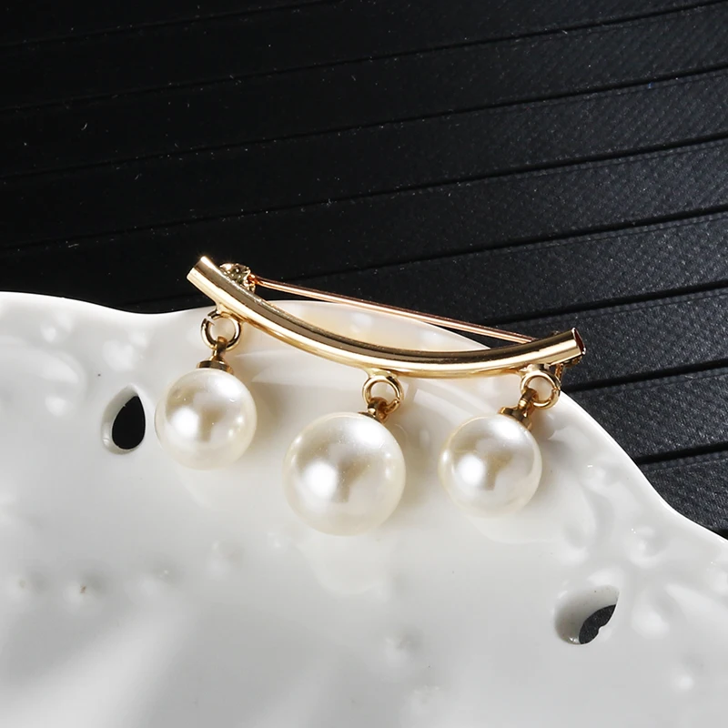 

Gold Silver Color Hanger Brooches For Women Fashion Accessories Lovely Simulated Pearl Anti-Light Brooch Pins