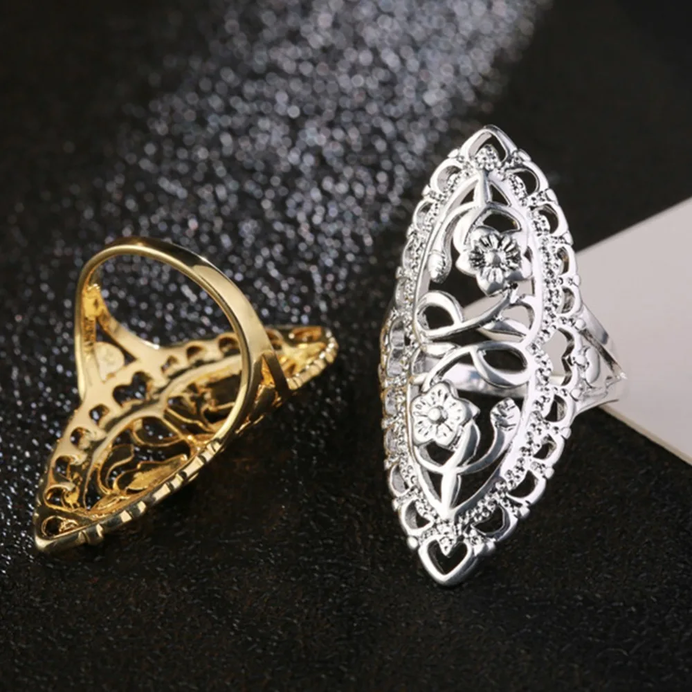 Женское кольцо в стиле ретро серебристое и золотистое с крупными вырезами