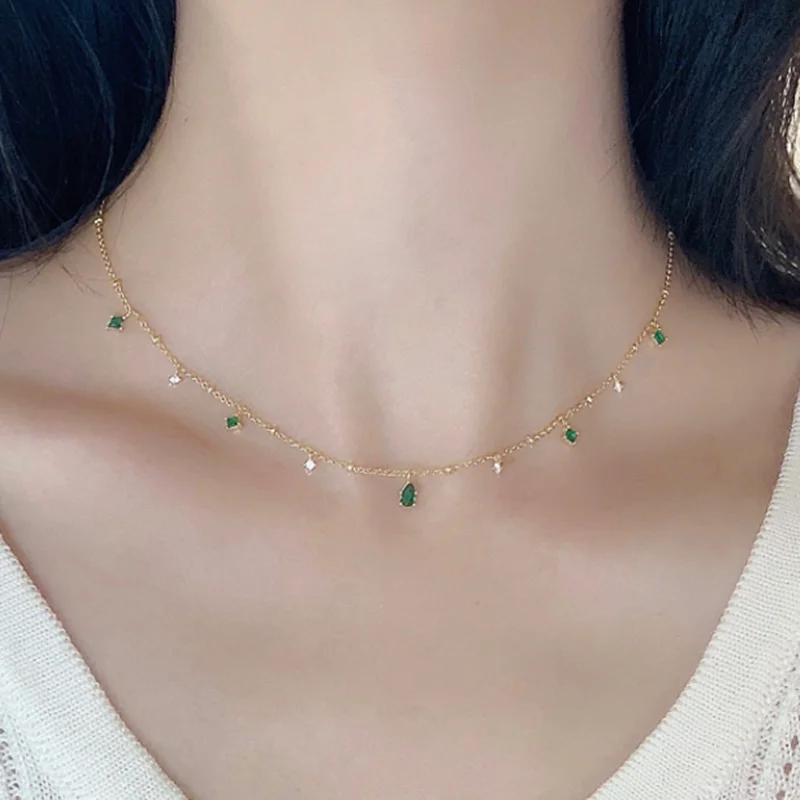 Ожерелье цепочка женское из серебра 925 пробы с зеленым кубическим