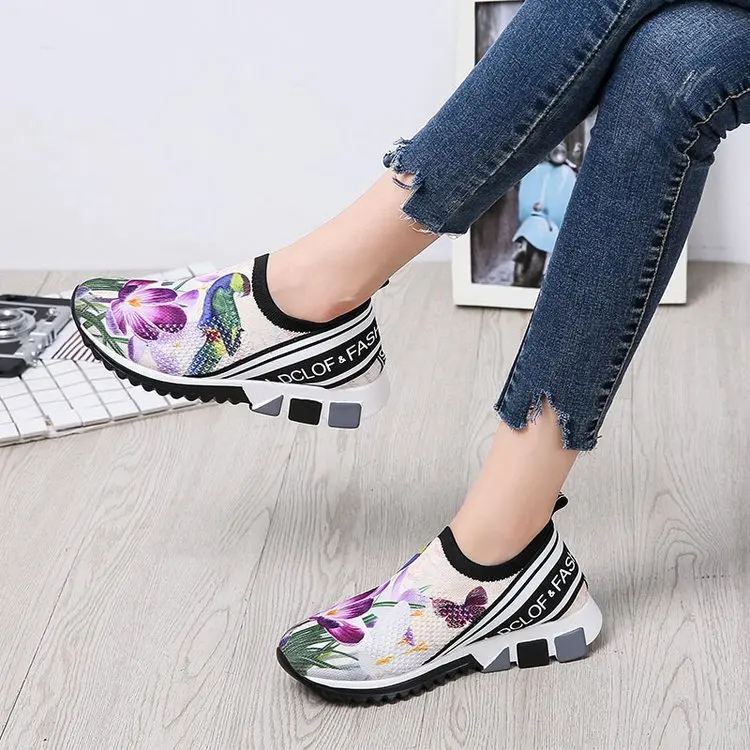 Женские кроссовки на вулканизированной подошве дышащие эластичные разных