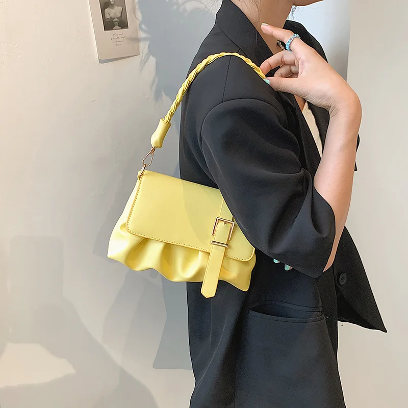 

New Thick Chain Shoulder Bags for Women Pu Leather Pleated Cloud Bag Simple Crossbody Bag Casual Ladies Baguette Bag Designer