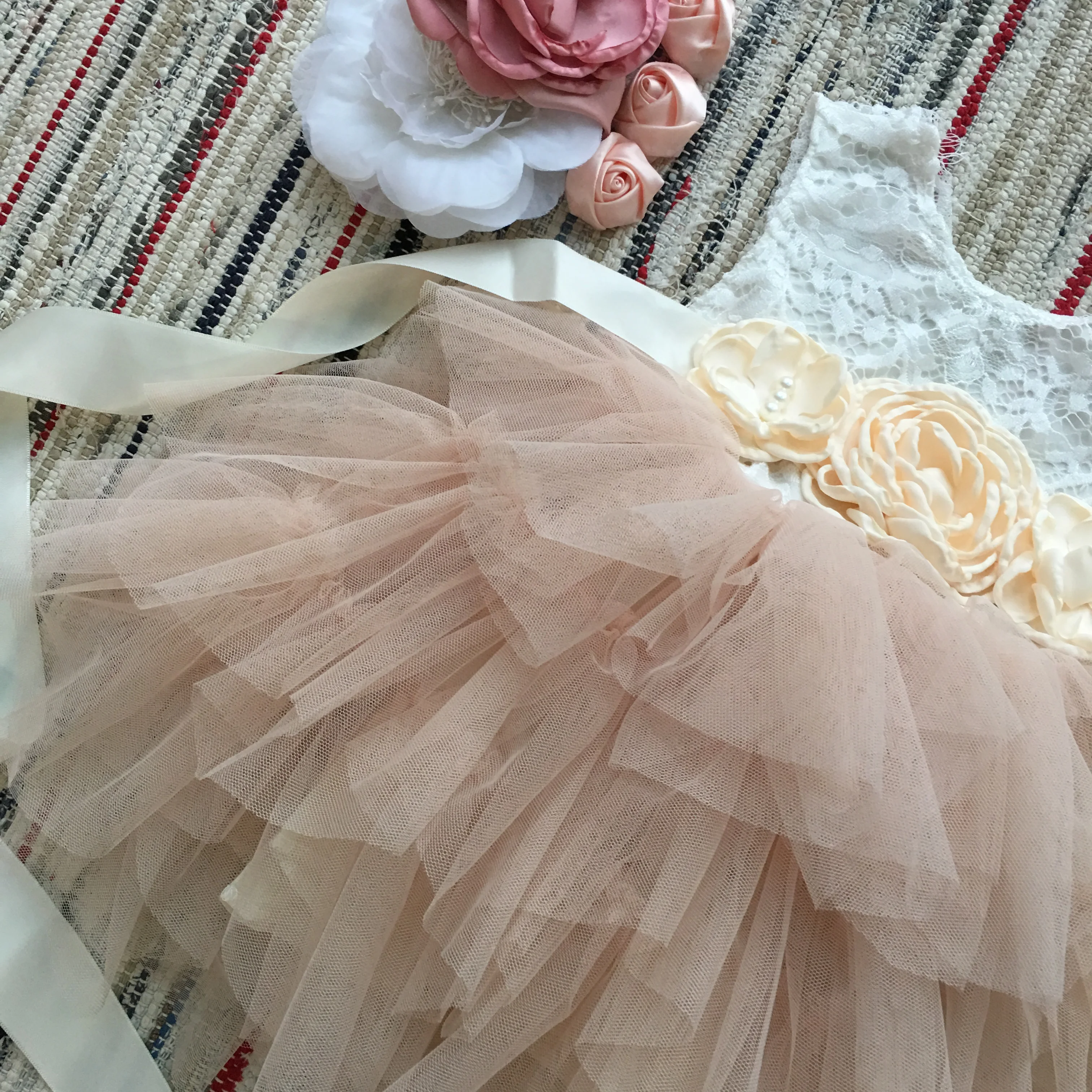 Новинка 2020 года весеннее детское кружевное платье с абрикодом изысканное