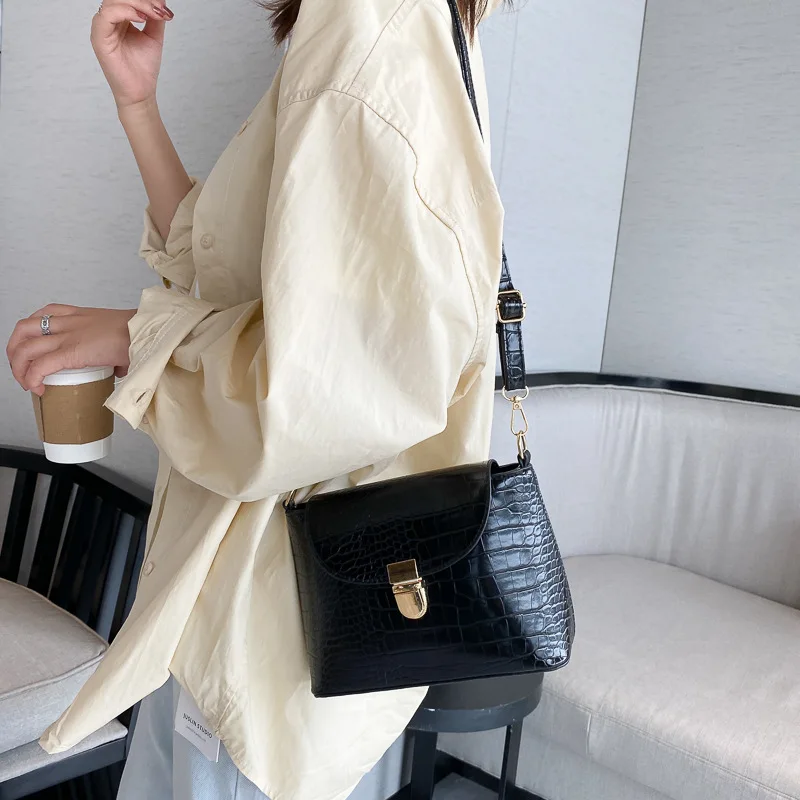 Новая маленькая сумка новинка 2020 модная сумка-мессенджер в стиле ретро Корейская