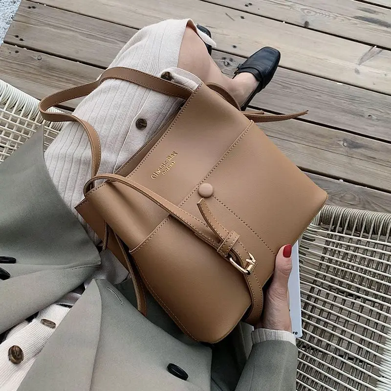 

Сумка-ведро женская из экокожи, дизайнерский саквояж на плечо, роскошный чемоданчик кросс-боди, вместительная сумочка-тоут, KL1039