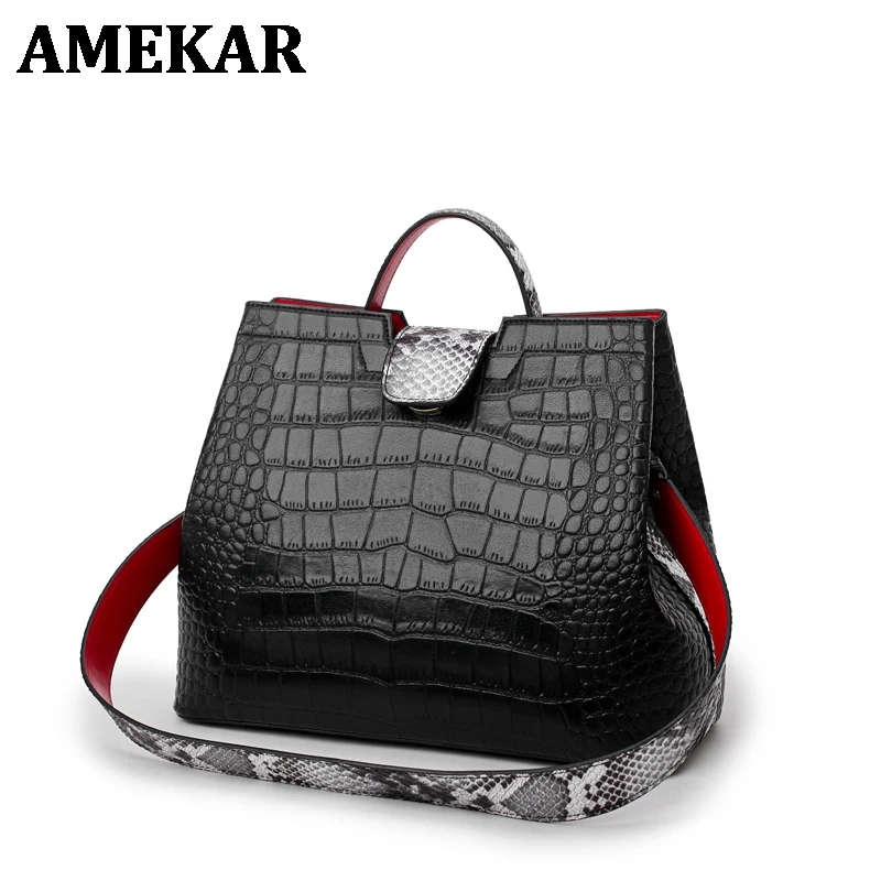 Luxury Crocodile Handbags Women Snakeskin Wide Shoulder Strap Bucket Bag Designer Shoulder Bag Buckle High Capacity Totes 2021