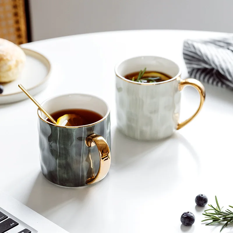 

Скандинавские кофейные кружки, матовая Роскошная золотая вода, кофейные чашки для чая, молока, сгущенная кофейная керамическая чашка, блюдце, костюм с ложкой для посуды, набор Ins