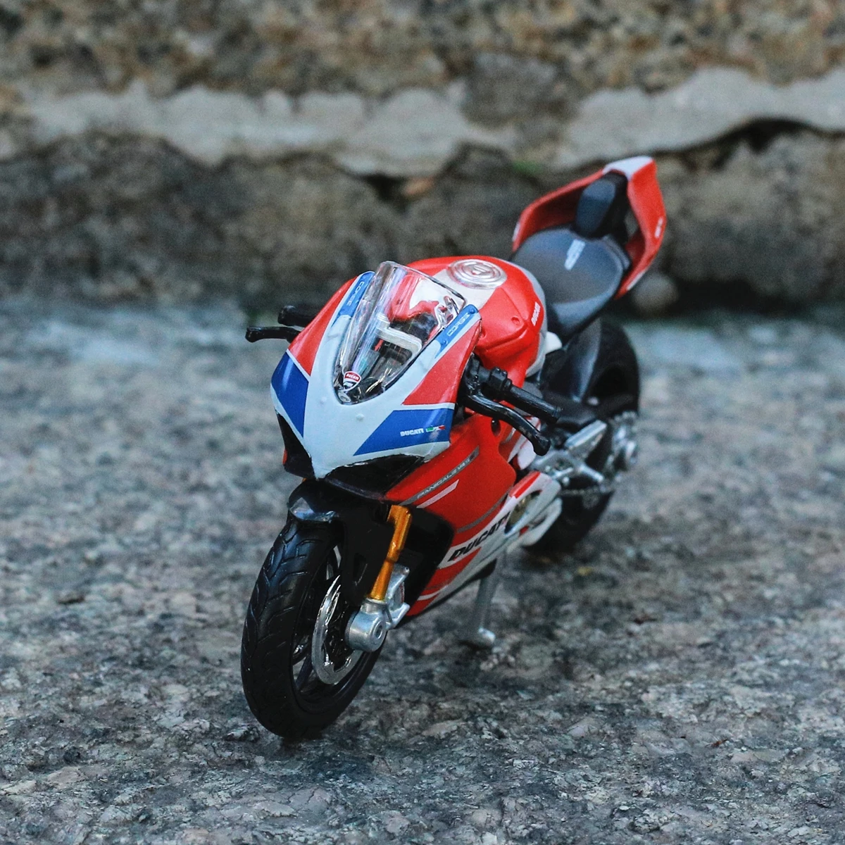 

1:18 Ducati Panigale V4 S CORSE Alloy Motorcycle Diecast Bike Car Model Toy Collection Mini Moto Gift