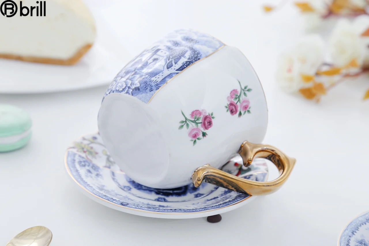 

Creative Turkish Cute Ceramic Coffee Mug Cup Breakfast Travel Coffee Cup and Saucer Set Kawaii Mug Taza Personalizada Regalo 50