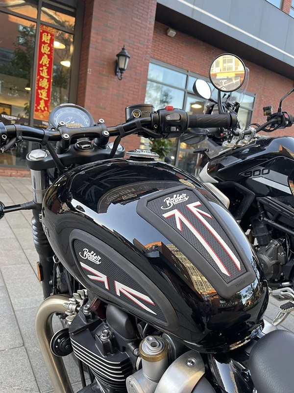 Противоскользящая наклейка для топливного бака Triumph Bobber Модифицированная