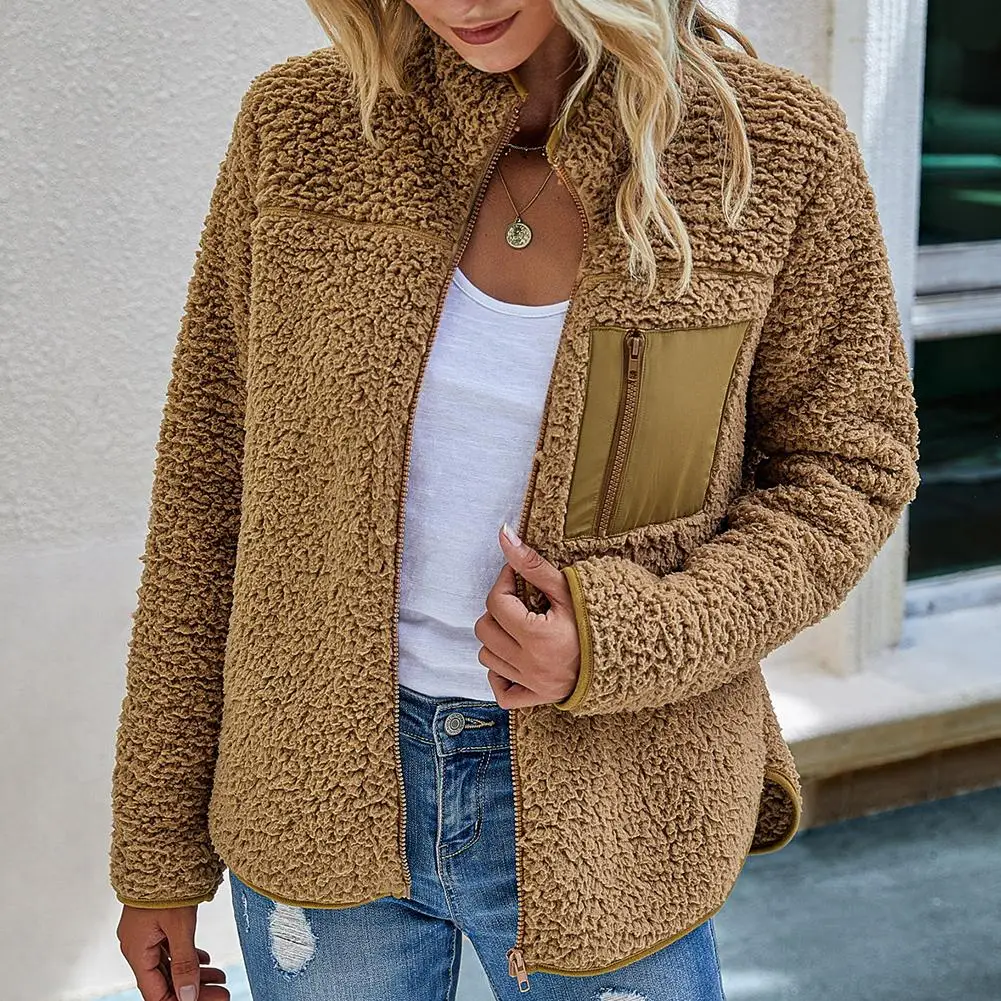 

Женская зимняя куртка с воротником-стойкой, длинным рукавом и карманами