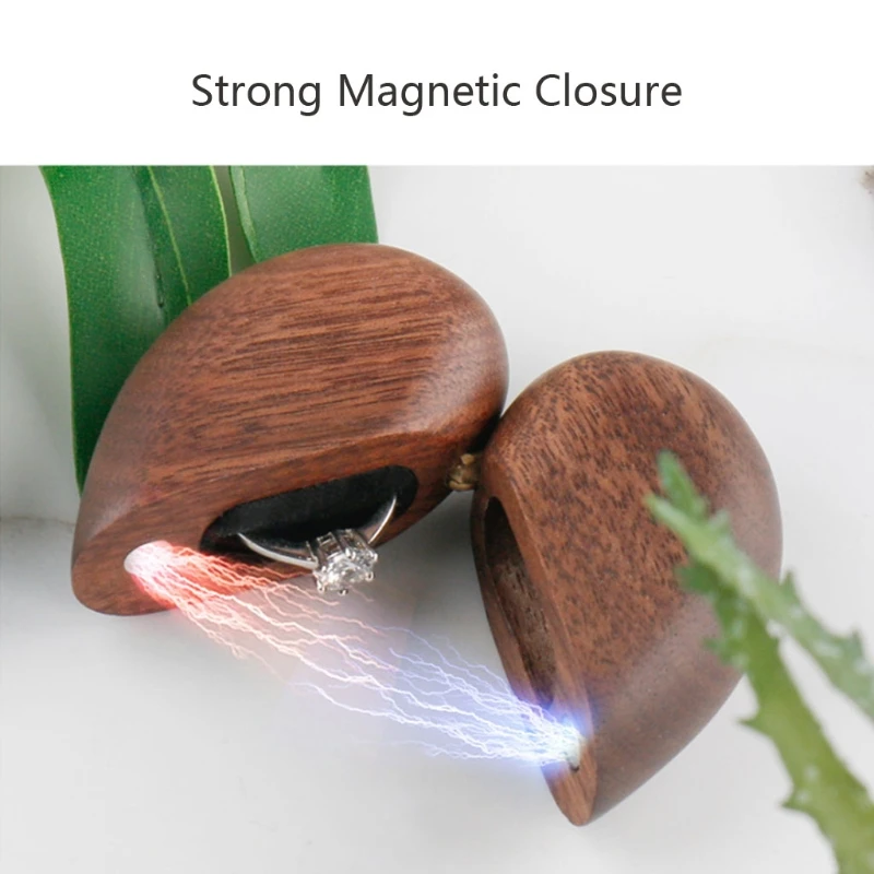 В форме сердца из орехового дерева деревянная коробочка для колец предложение