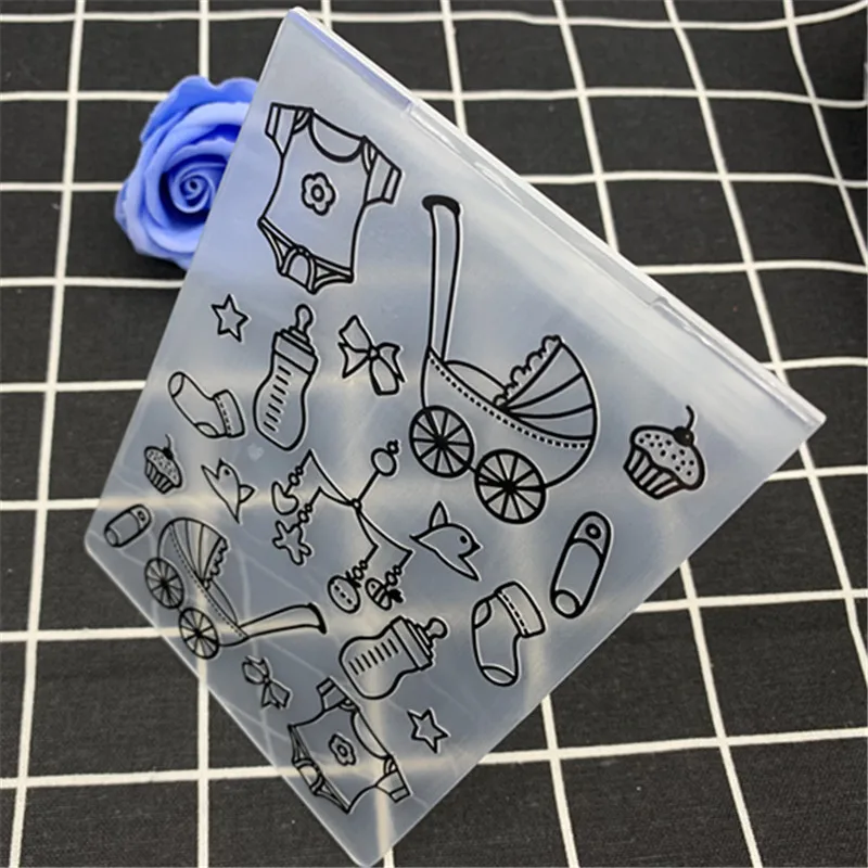 Детские принадлежности коляска детская бутылочка носки кровать колокольчики и