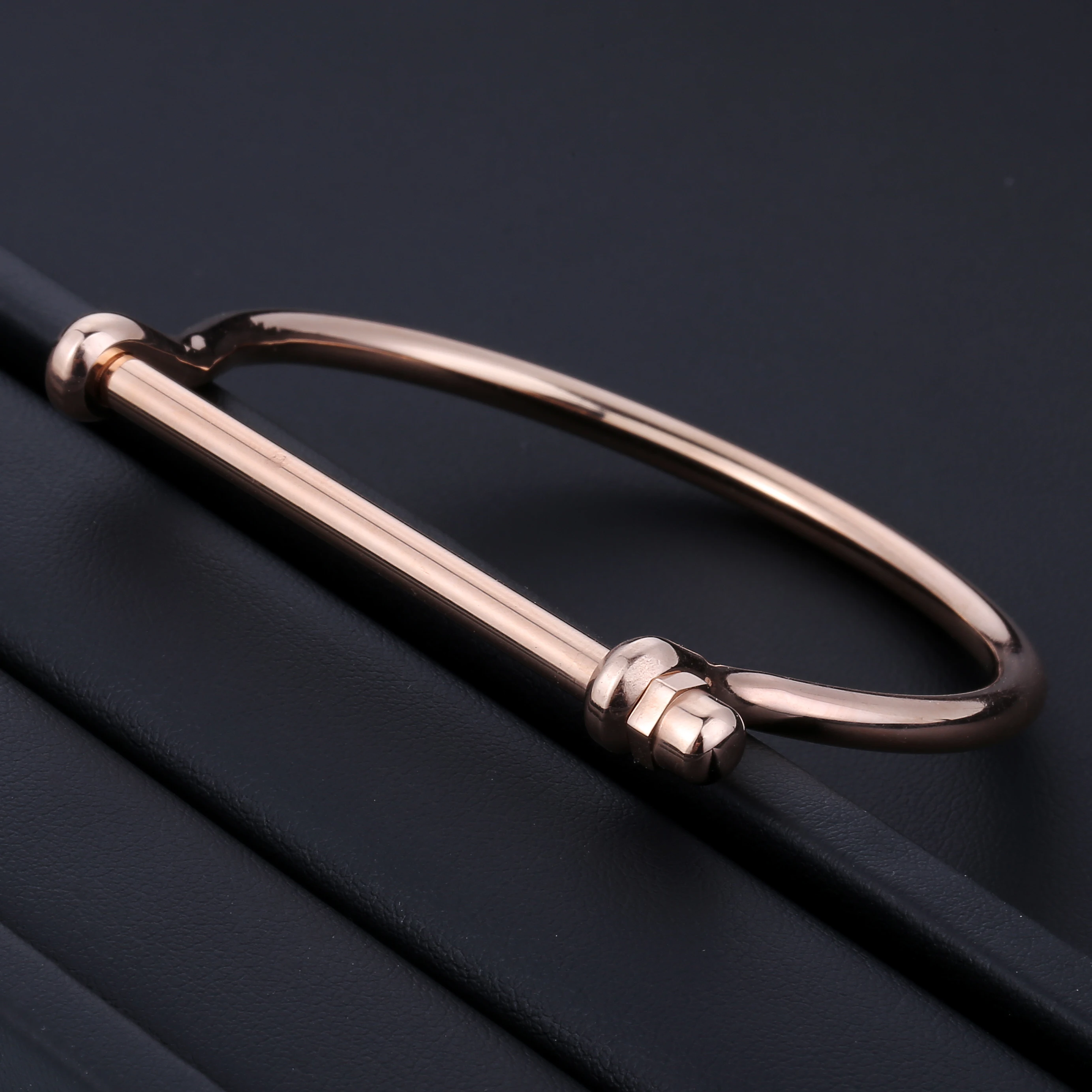 Модный женский Браслет-манжета для девочек розовое золото цвет скоба винт