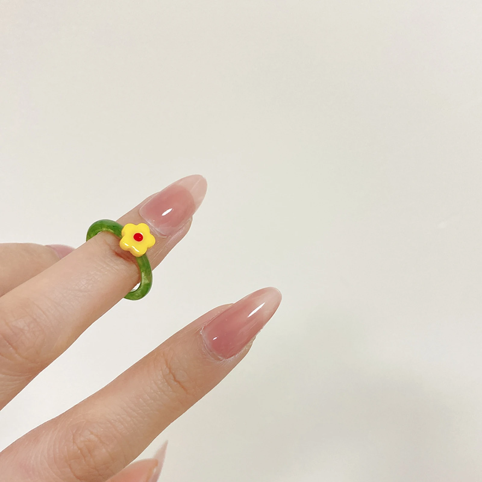 

Sweet Resin Unadjustable Rings Multicolor Circle Ring Flower For Women Girls Wedding Party Club Jewelry Accessories Gifts,1Piece