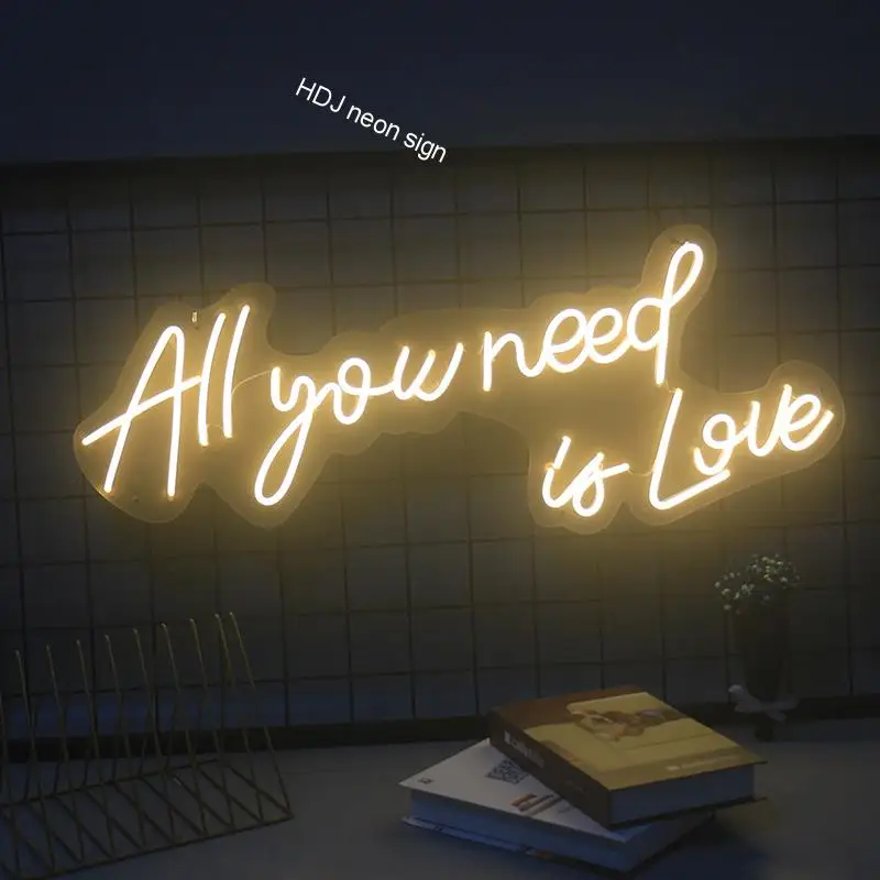 

Выполненные на заказ неоновые светильник с буквенным принтом с надписью «All you need is love»; Номер Декор Декоративные буквы