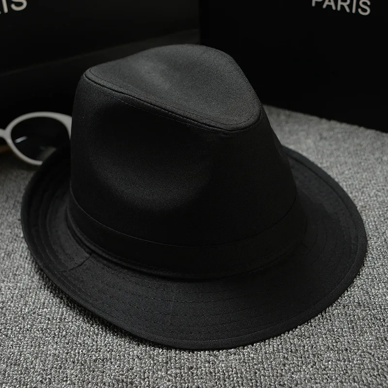 

Poly-cotton fabric has a solid color European and American jazz hat in 57-60cm
