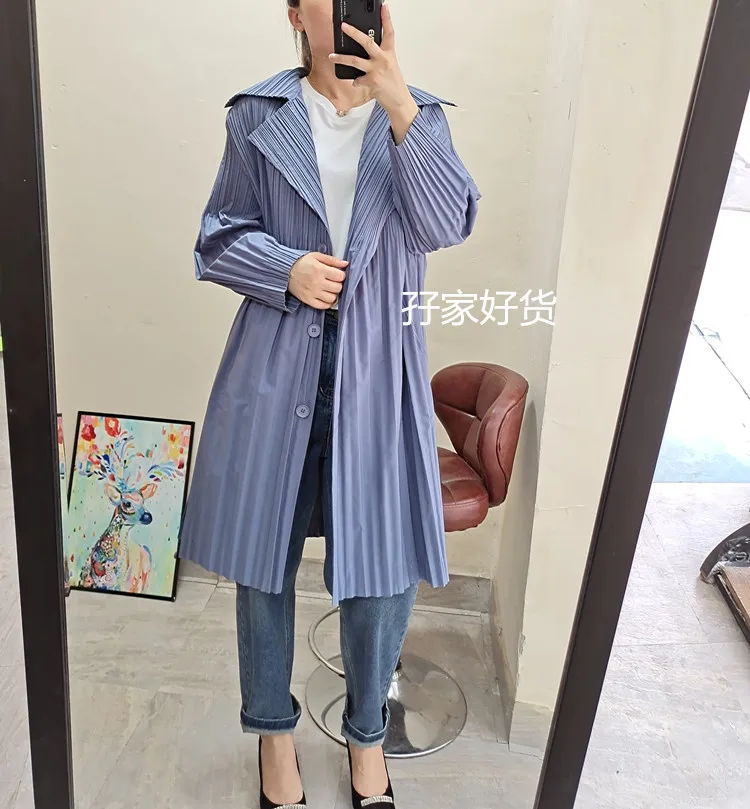 

MIYAKE Classic Pleated Series Windbreaker with Rib and Bone Doll's Long Sleeve Jacket Pleats Trench Coat