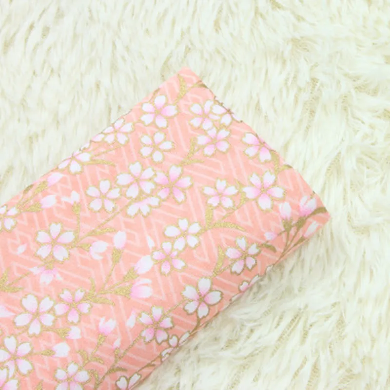 Импортная ткань из чистого хлопка с мягким бризом цветущей вишни позолоченная