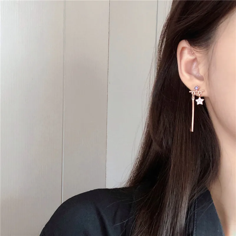 

Shamir Contracted Asymmetric Personality Super Stars The Moon Earring Fairy Maiden Earrings Women Jewelry Gifts