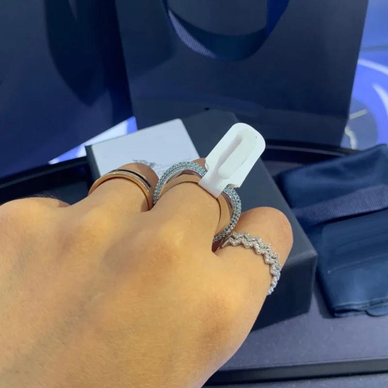 

Brand 1:1High Quality Fahsion Ring Silver Color Lucky Heart Shaped Love Heart Geometric Finger Ring Blue Zirconia Women Jewelry