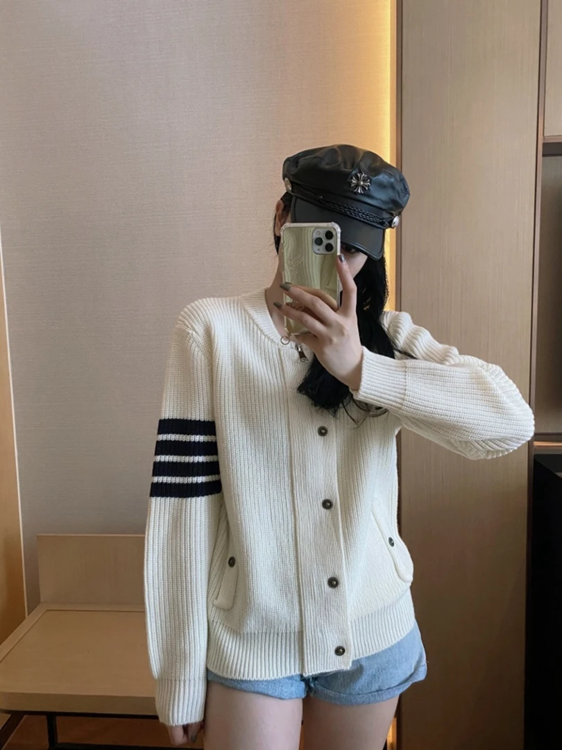 

2021 New Men College Wind Style Knitted Single-Breasted Zippers Cardigan Long Sleeved Ribbon Striped Loose Sweaters Women Winter
