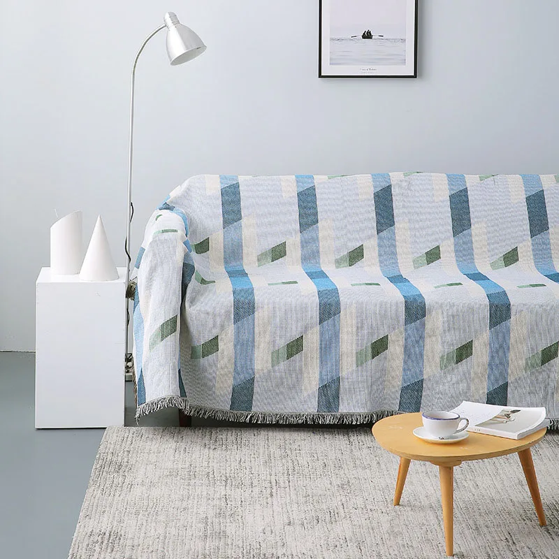 Богемное трикотажное одеяло с геометрическим принтом для дивана