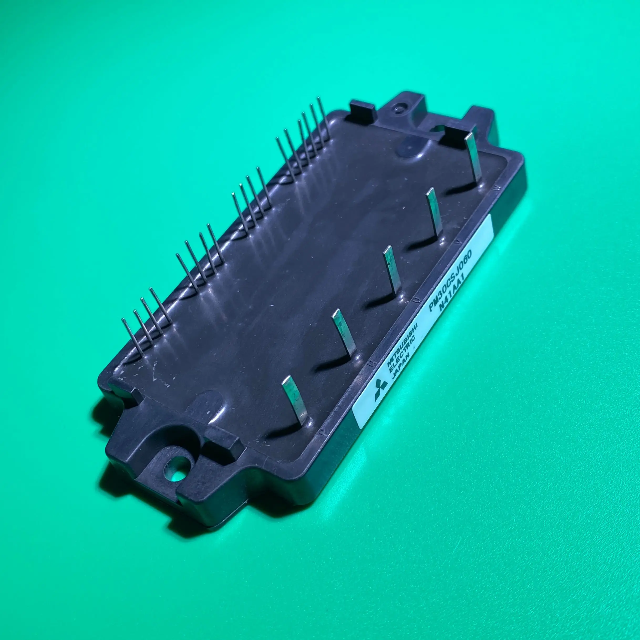 Модуль PM30CSJ060 PM30CSJ 060 MOD IPM 6PAC 600 в 30A с использованием интеллектуальных силовых