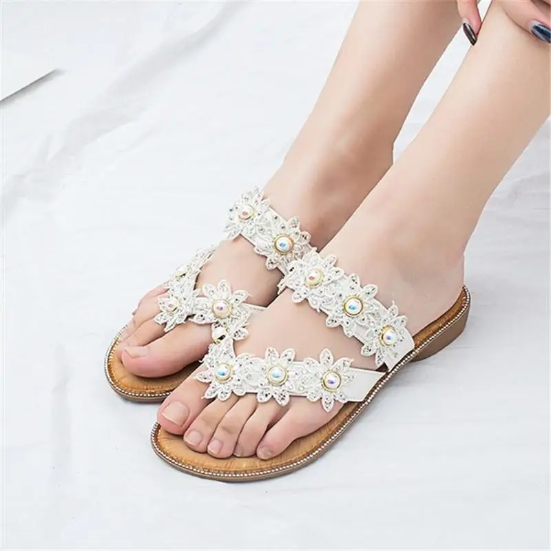 

New Women Slippers Summer 2021 Fashion Pearl Flowers Solid Color Flat Ladies Shoes Flip-Flops Outdoor Beach Casual Female Slides