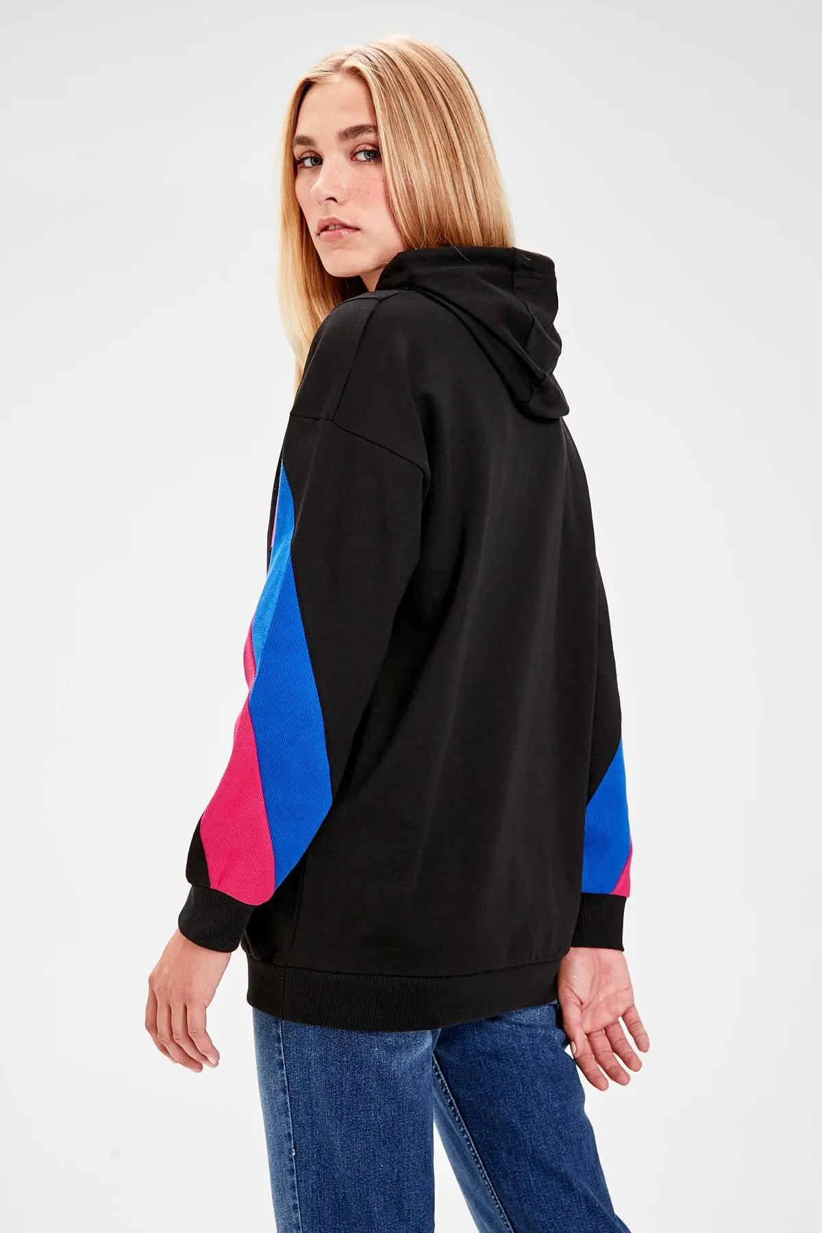 Trendyol черный с цветным блоком Boyfriend трикотажный Свитшот TWOAW20SW0075